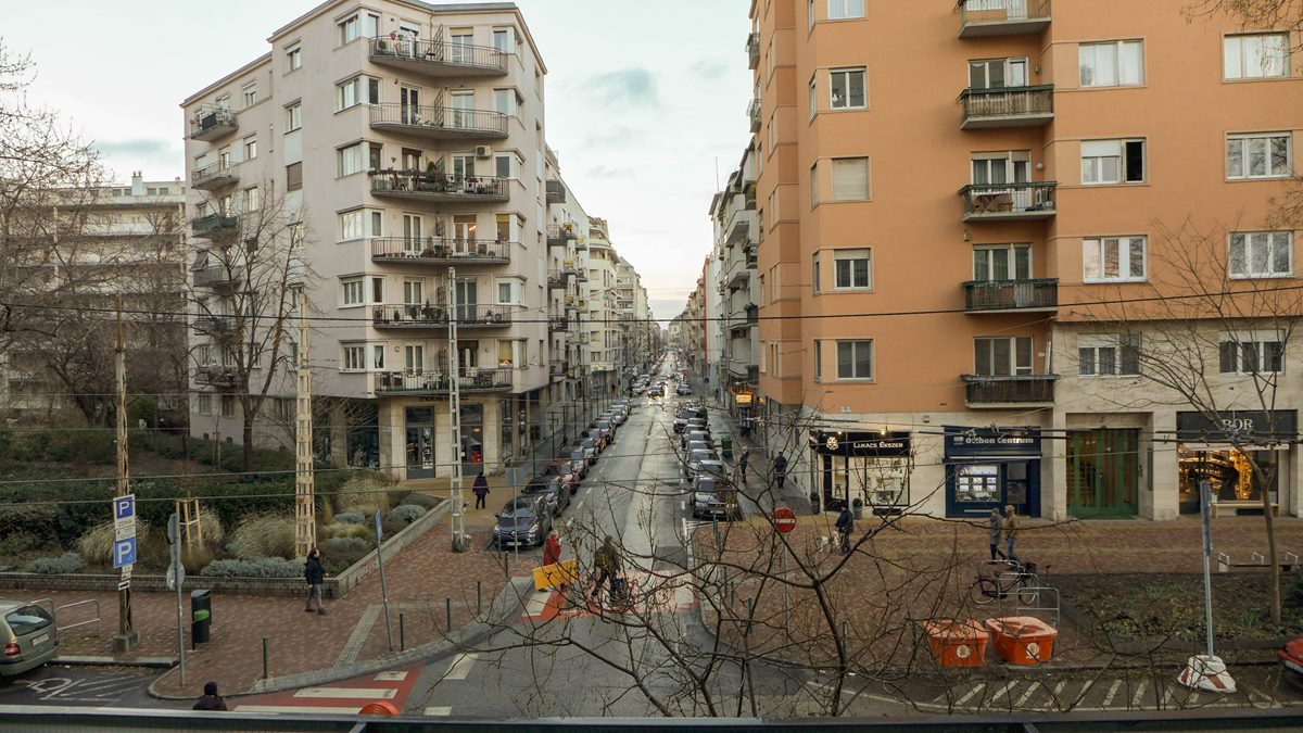 A Very Spacious Two Room Apartment To Rent Close To The Danube In The