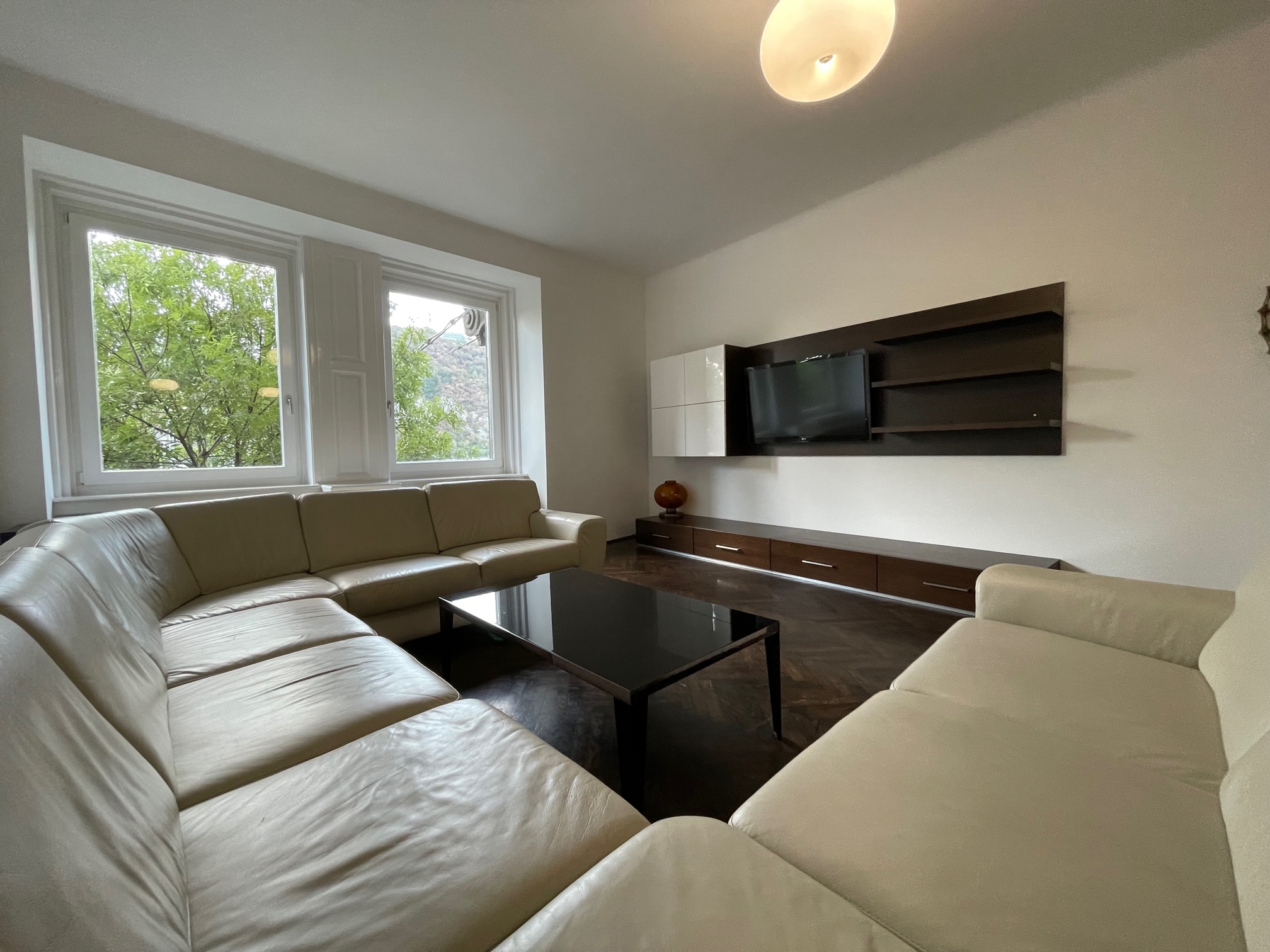 Apartment For Sale With Panoramic Danube Views In District 5